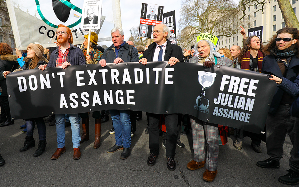 η-ώρα-της-κρίσης-για-τον-ασάνζ-ξεκινά-η-2365112