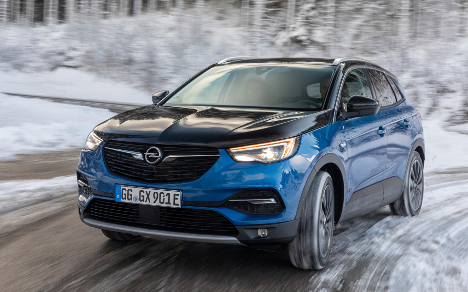 με-το-opel-grandland-x-plug-in-hybrid4-στην-ελβετία-2361554