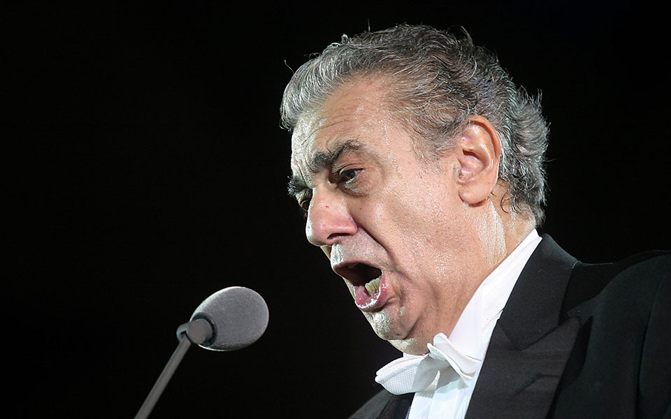 ο-τενόρος-πλ-ντομίνγκο-ζήτησε-συγγνώμ-2365352