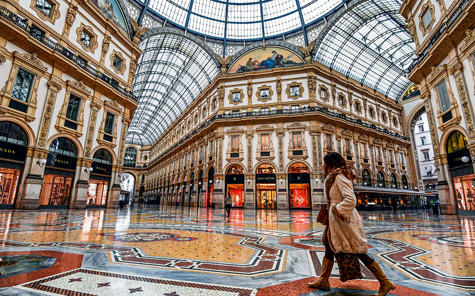 η-κυρία-που-δεν-έμεινε-σπίτι-2369188