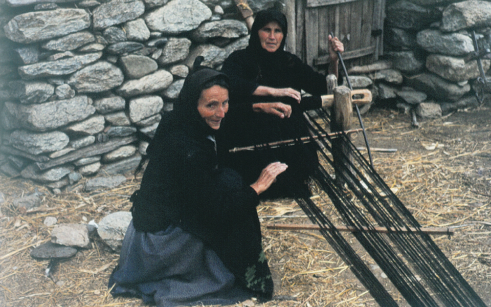 ιστορίες-δεμένες-με-κλωστή-2366934