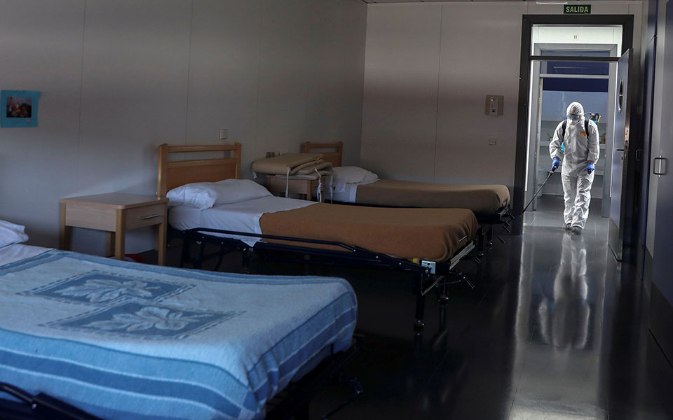 κορωνοϊός-ισπανία-πάνω-από-8-500-νέα-κρού-2370423