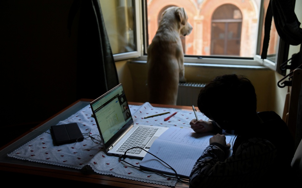 λιγότερα-τα-νέα-κρούσματα-δεν-μειώνετ-2371276