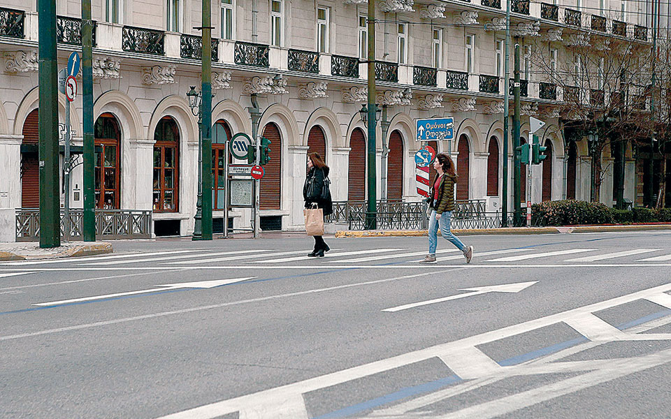 στους-17-οι-νεκροί-και-71-νέα-επιβεβαιωμέν-2370039