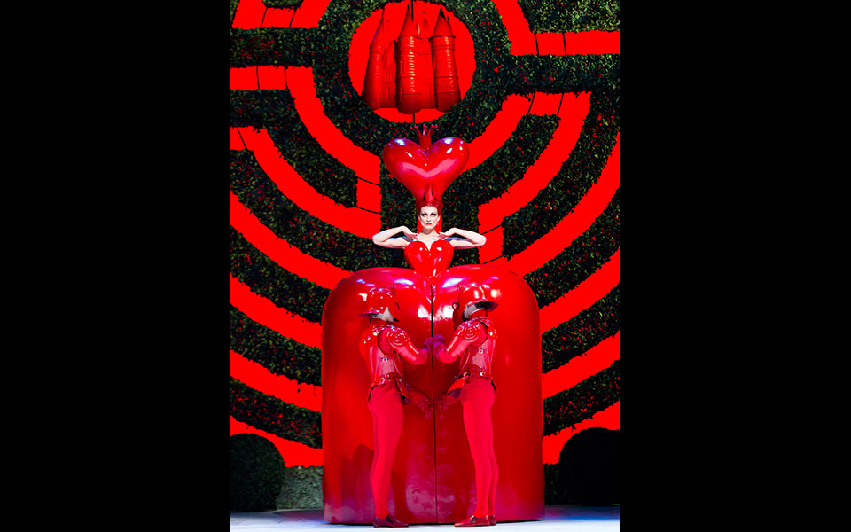 η-αλίκη-στον-κόσμο-του-κορωνοϊού-2370679