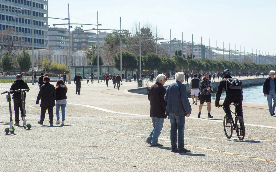 οι-θεσσαλονικείς-δεν-μένουν-σπίτι-γεμ-2369061