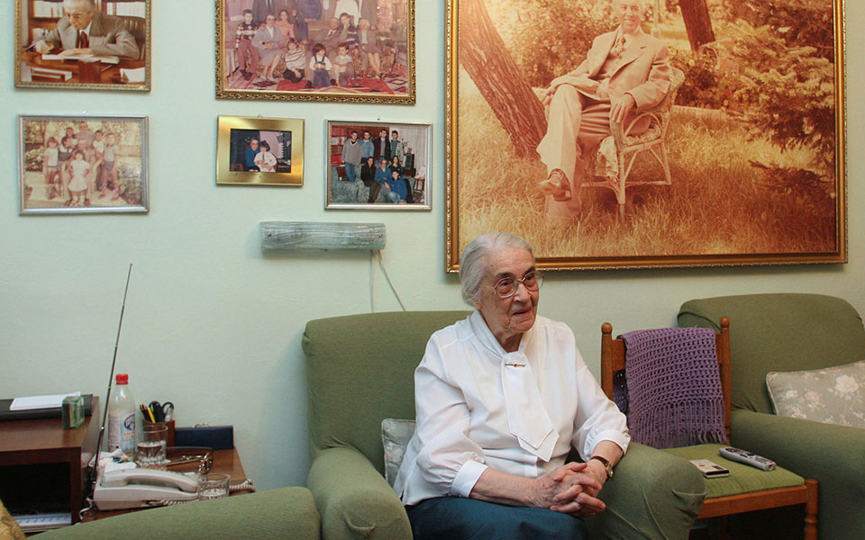 για-23-χρόνια-στα-γκουλάγκ-του-χότζα-2366400