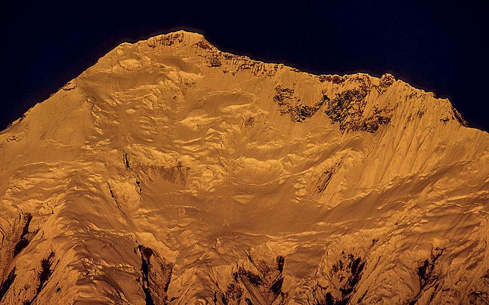 το-νεπάλ-κλείνει-το-εβερεστ-λόγω-κορ-2368419