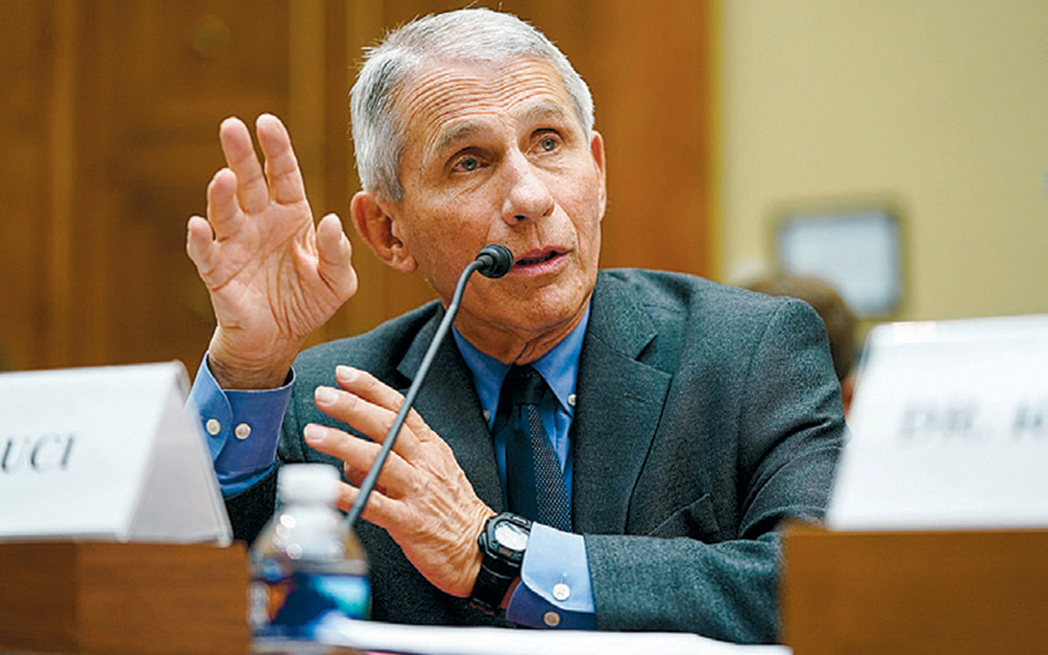 εως-και-τρεις-ώρες-ζει-στον-αέρα-ο-ιός-2368186