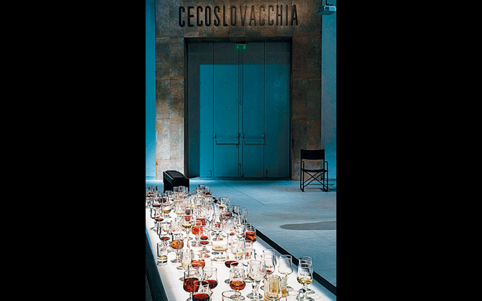 στο-βίντατζ-πάρτι-της-μεταπολίτευσης-2366700