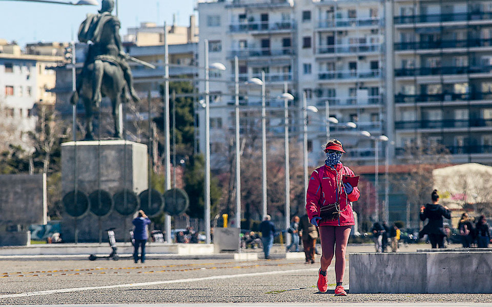 χαιρετιόμαστε-μέσα-από-τα-παράθυρα-8-2369009