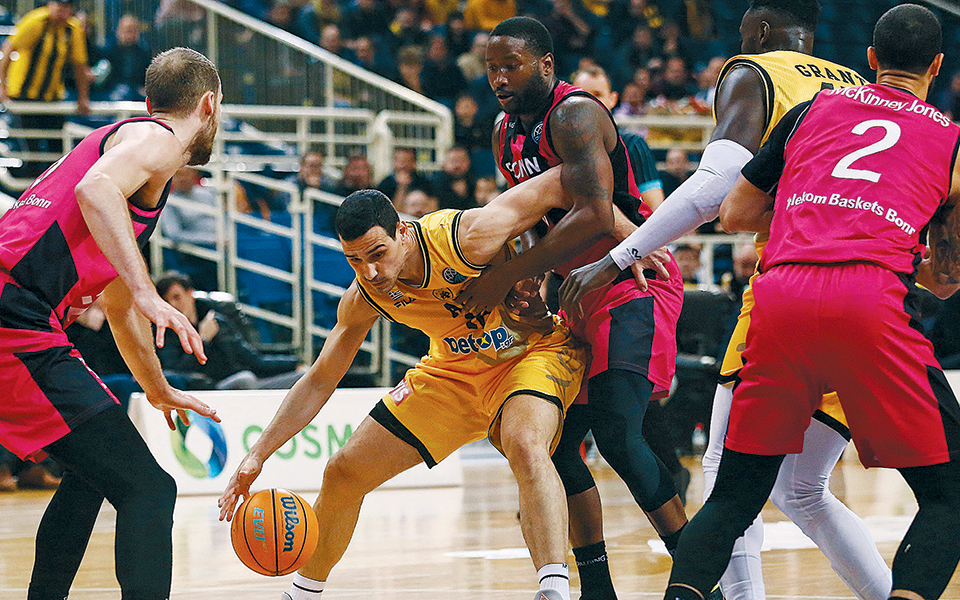 σκούπα-της-αεκ-στη-βόννη-2368005