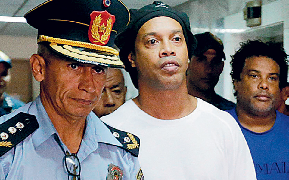 ροναλντίνιο-ο-κατήφορος-ενός-μάγου-2368561