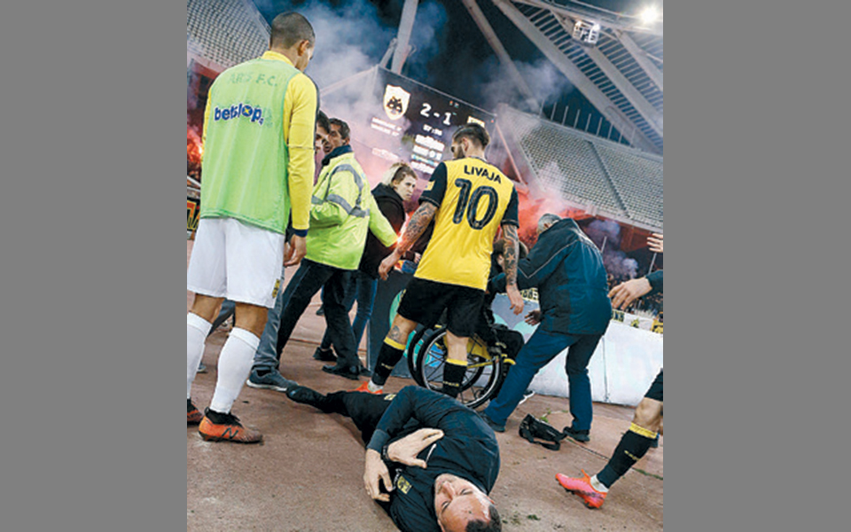 απολογείται-και-απειλείται-η-αεκ-2368169