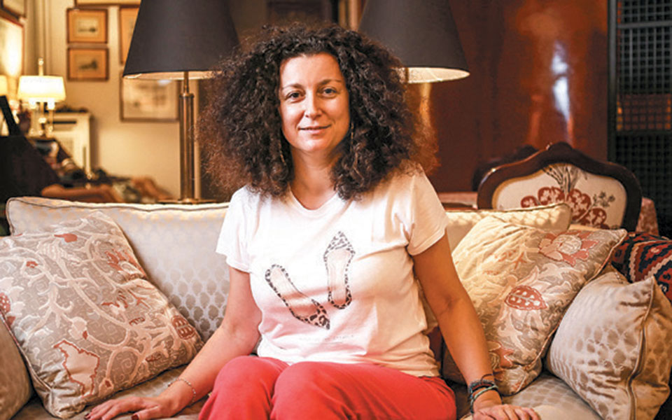 stayhome-κατερίνα-βρανά-βάλτε-τα-αποκριάτικ-2370810