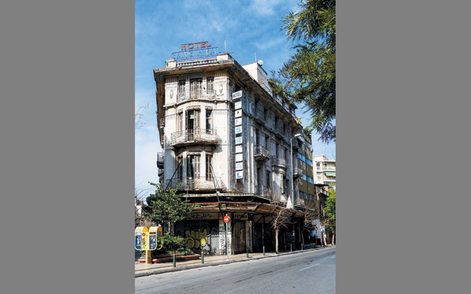 sans-rival-η-ναυαρχίδα-της-οδού-λιοσίων-2366987