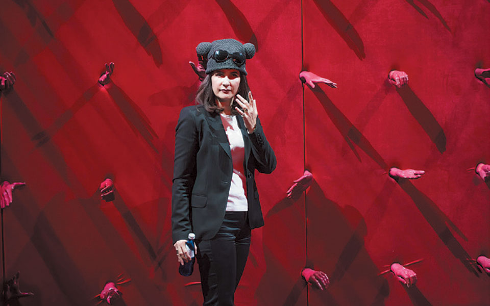 χρωματίζοντας-μεγάλες-παραστάσεις-2366995