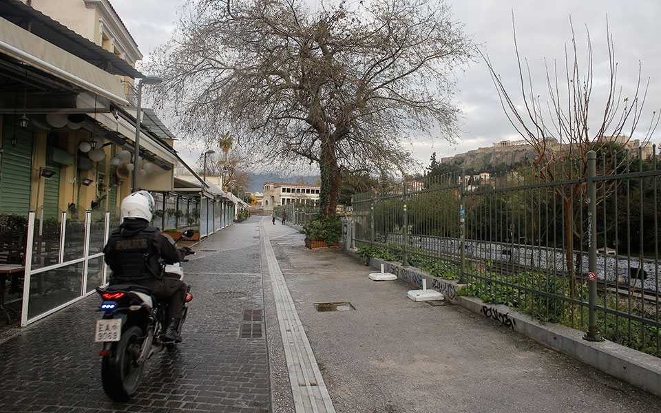 αδ-γεωργιάδης-η-απαγόρευση-κυκλοφορί-2370797