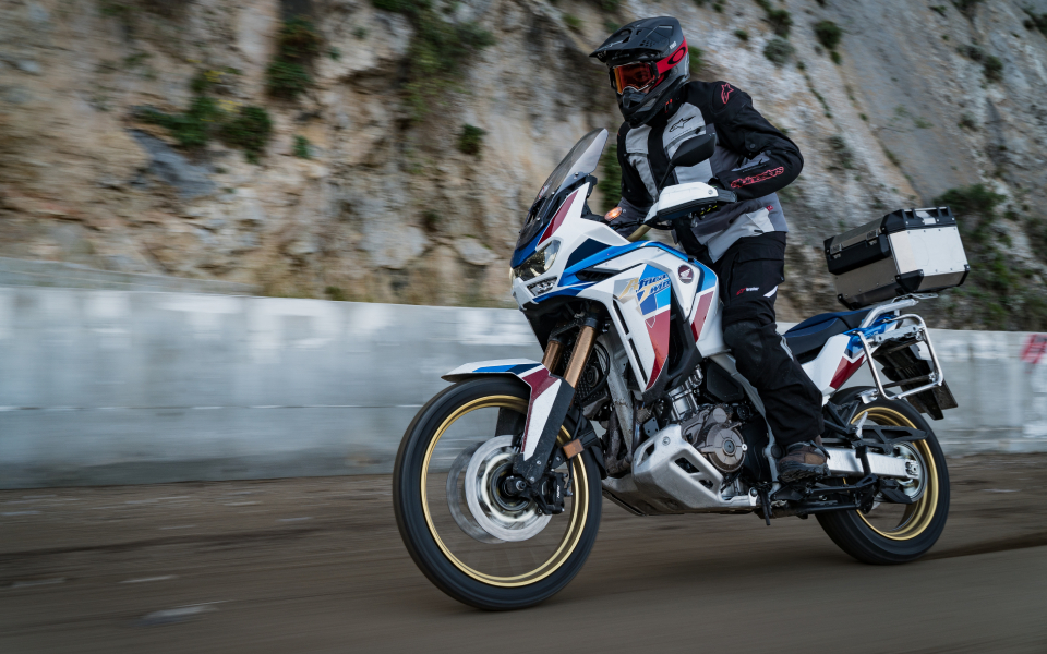 δοκιμάζοντας-τη-νέα-honda-africa-twin-1100-2370218