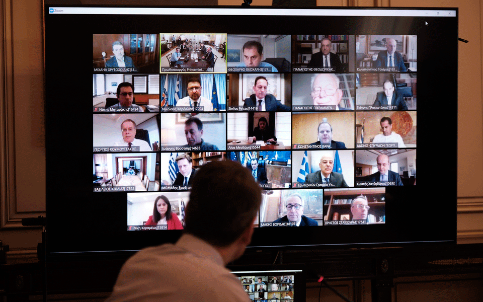 κυρ-μητσοτάκης-στο-υπουργικό-πάνω-από-2370145