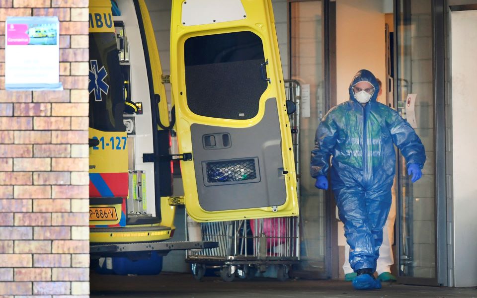 ολλανδία-πάνω-από-10-000-τα-κρούσματα-του-κο-2370922