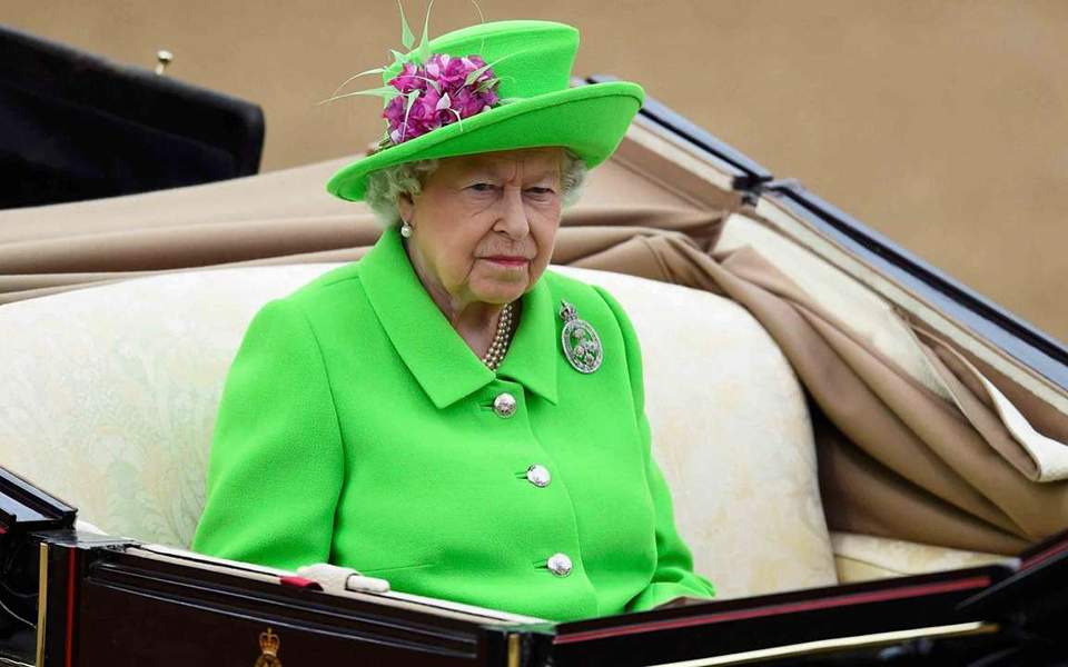 σε-καραντίνα-στο-ουίνδσορ-η-βασίλισ-2369223