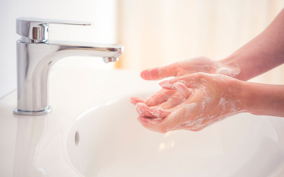 κορωνοϊός-τηλεκοντρόλ-πόμολα-και-άλλ-2367158