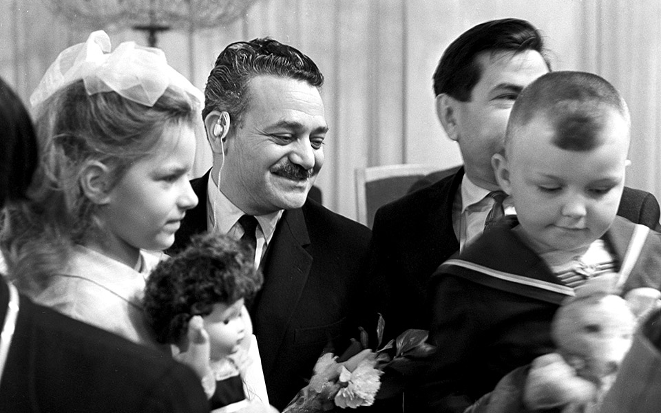 σύμβολο-με-κάνανε-εγώ-δεν-ήθελα-2372356