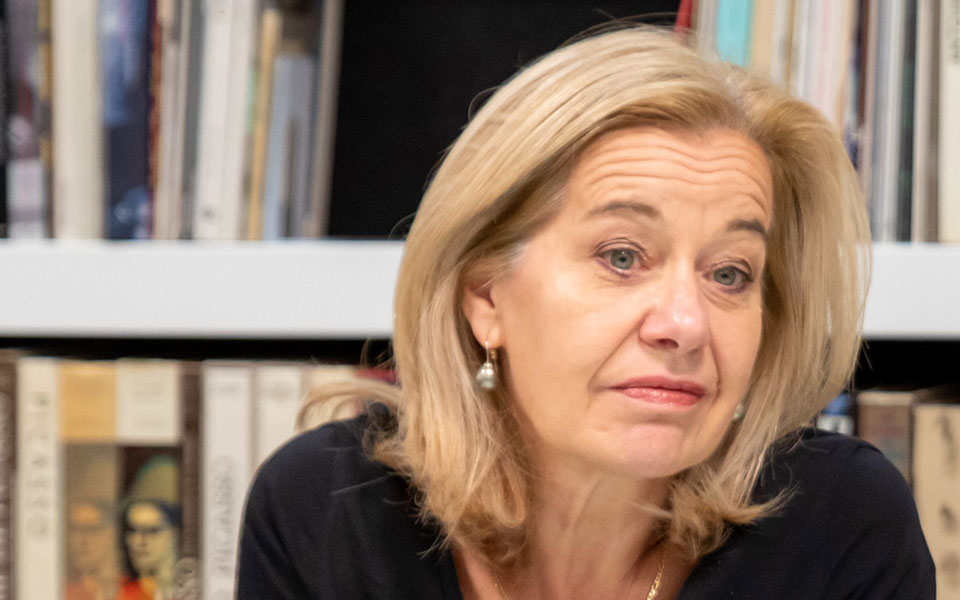 πρέσβειρα-της-ολλανδίας-στην-κ-κορω-2372055