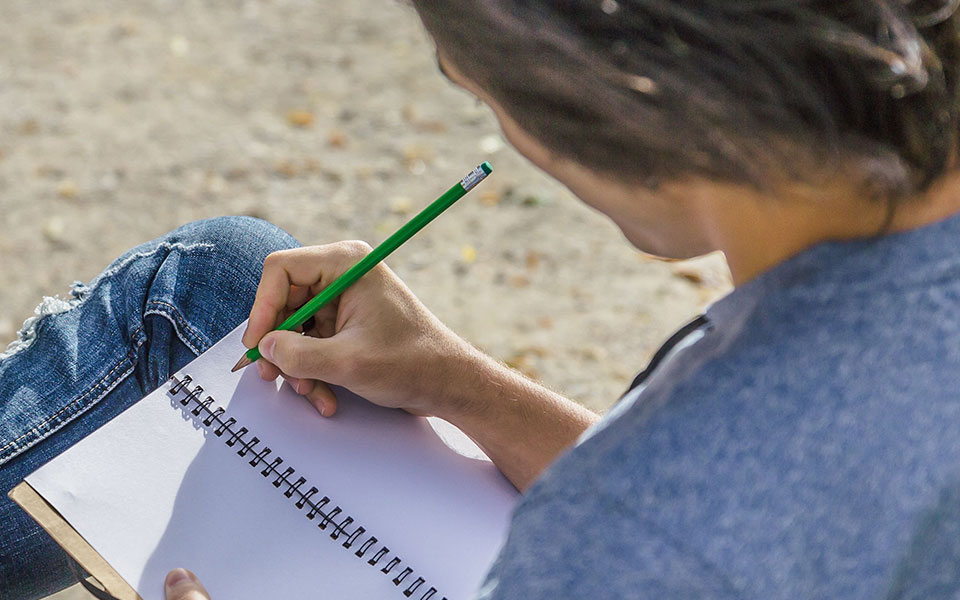 λογοτεχνικοί-διαγωνισμοί-εν-μέσω-καρ-2374813