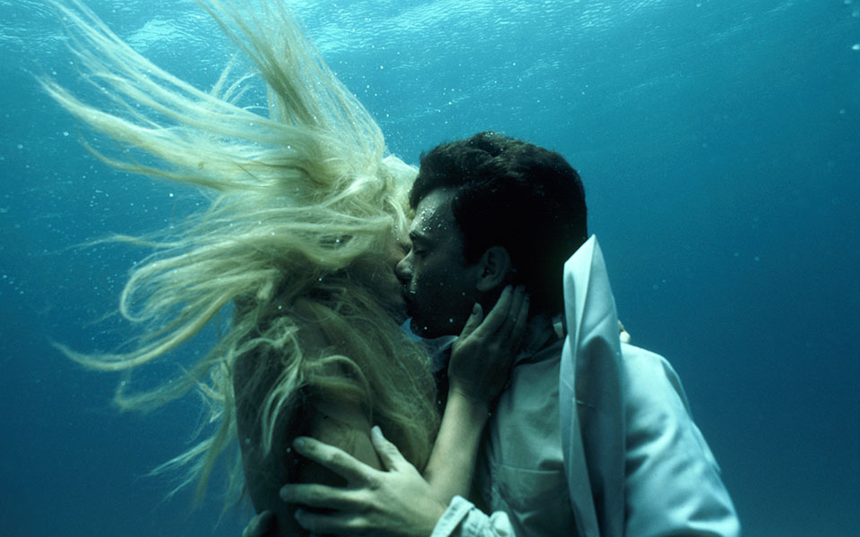 λογοκρισία-του-πισινού-εν-έτει-2020-2375617