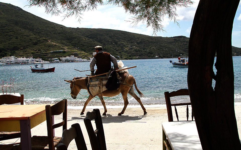 οι-αναγνώστες-ταξιδεύουν-στην-αμοργό-2373898