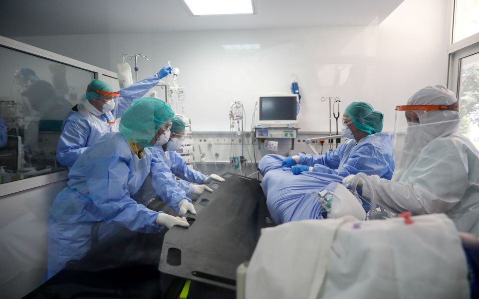 τέσσερις-νέοι-θάνατοι-και-έντεκα-νέα-κ-2375409