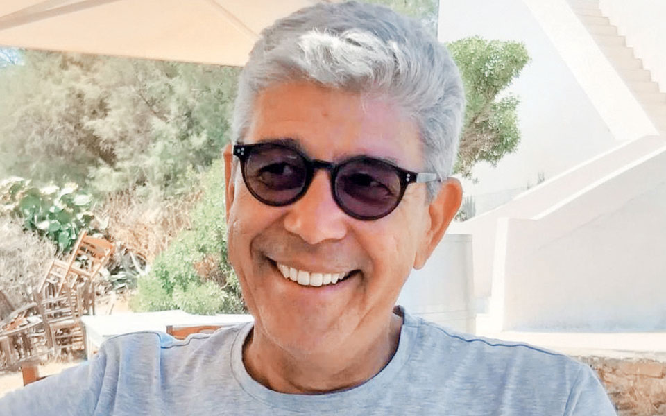 stayhome-σταμάτης-ζάννος-είναι-μια-παύση-για-2372598