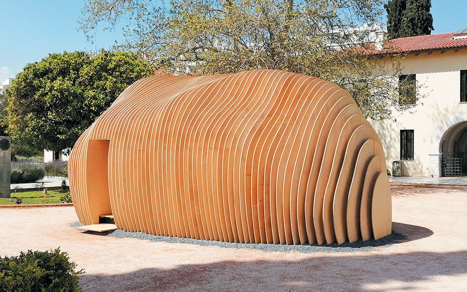 ενα-κουκούλι-στον-κήπο-του-βυζαντινού-2372585