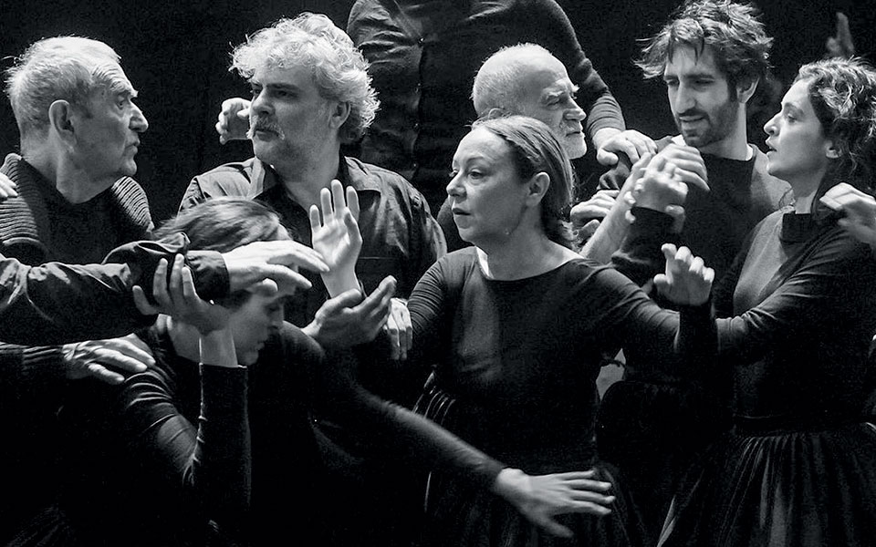 ιστορίες-από-τον-παλιό-κόσμο-αγωνιώντ-2374041