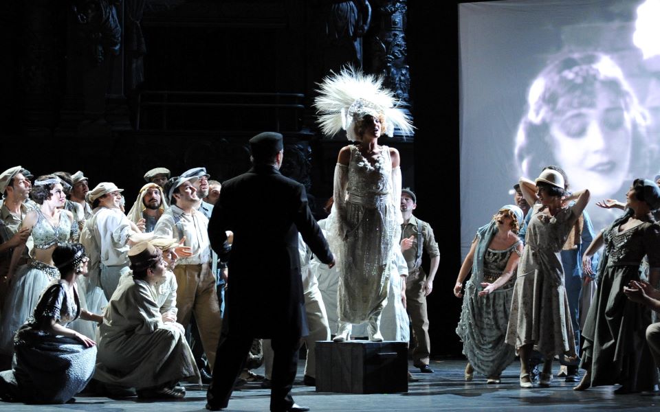 μένουμε-σπίτι-βλέπουμε-μέγαρο-2371799