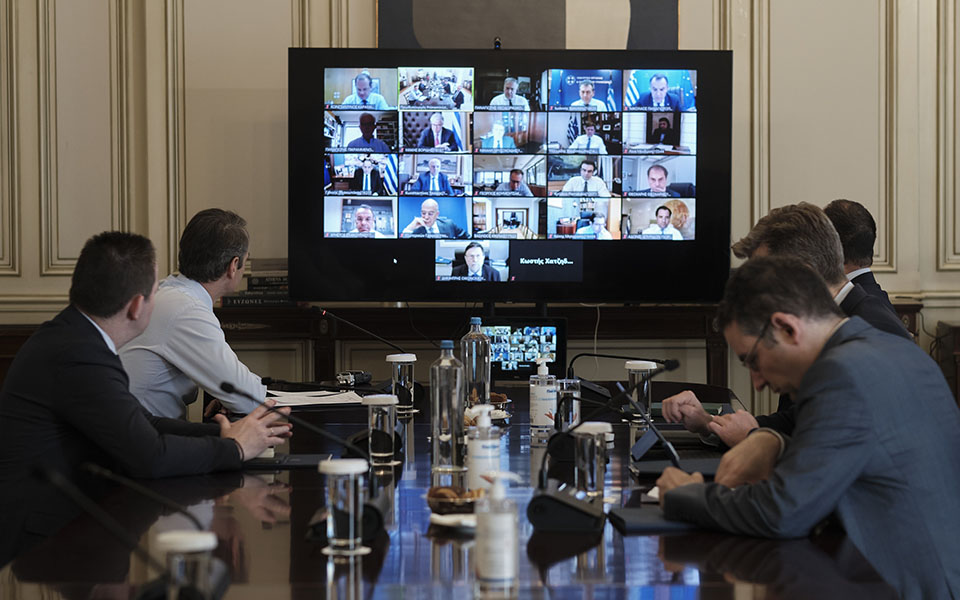 κυρ-μητσοτάκης-στο-υπουργικό-να-καλύψ-2375820