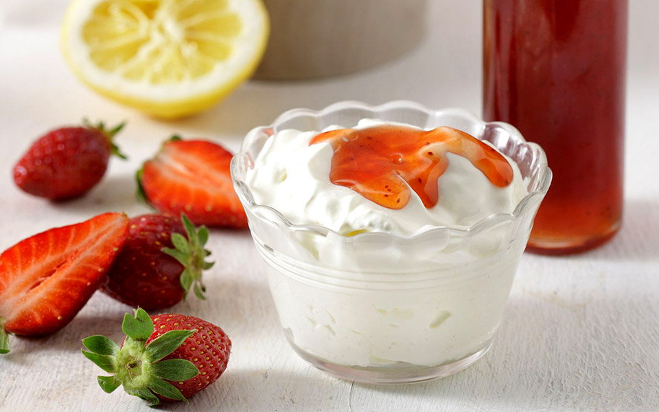 σιρόπι-φράουλας-για-το-παγωτό-ή-το-γιαο-2375844