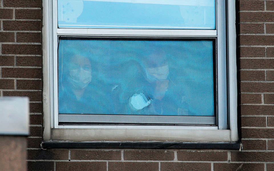 ηπα-κορωνοϊός-1-169-θάνατοι-σε-24-ώρες-o-βα-2371709