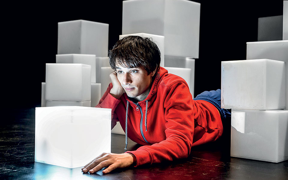 τέσσερις-stand-up-κωμικοί-κι-ένας-ηθοποιός-πε-2373584