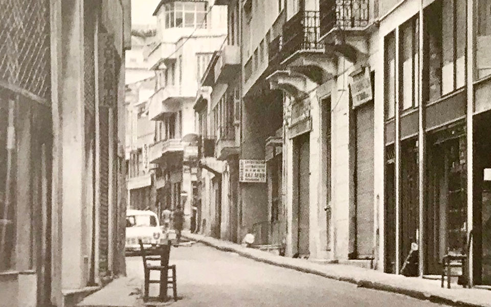 η-μαυρόασπρη-αθήνα-της-αννας-βιχ-2371871