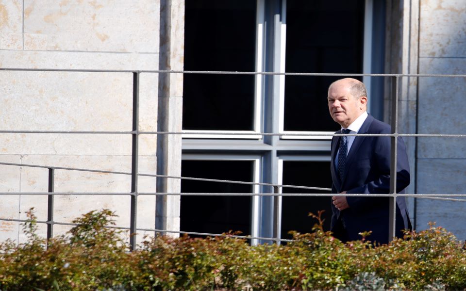 σολτς-eλπίζω-ότι-πριν-από-το-πάσχα-θα-συ-2372623