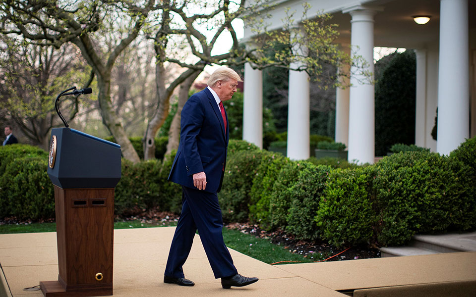 το-πλωτό-νοσοκομείο-και-ο-τραμπ-2371878