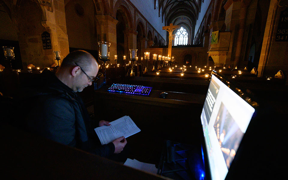 το-ψηφιακό-πάσχα-των-καθολικών-2373290