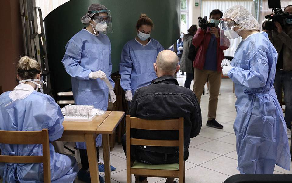 αρνητικά-τα-πρώτα-τεστ-των-κινητών-ομά-2376924