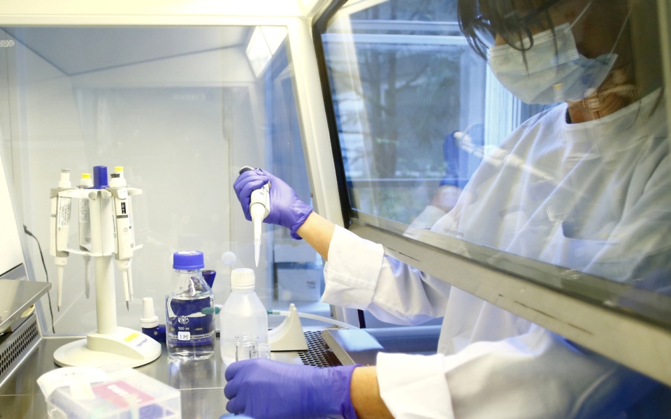 κορωνοϊός-έρευνα-διαφορές-σε-23-γονίδ-2378799