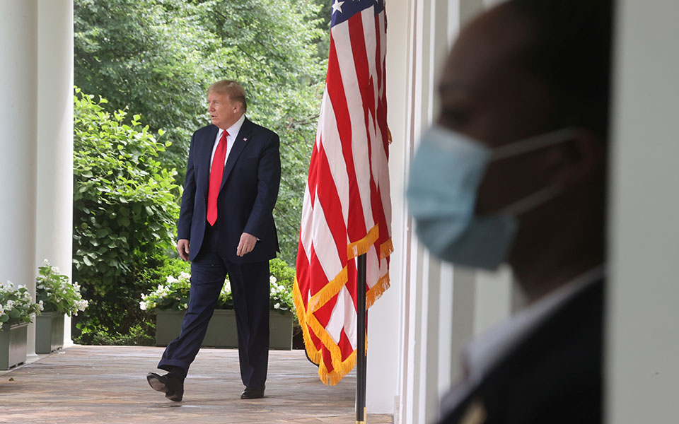 τραμπ-διακόπτουμε-κάθε-σχέση-με-τον-πο-2380734