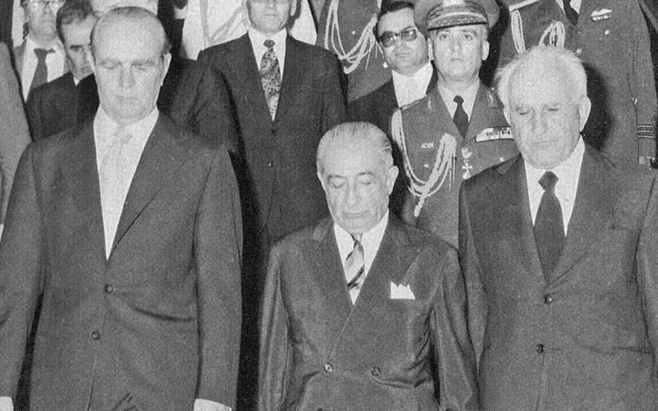 η-ίδρυση-της-νέας-δημοκρατίας-2377630