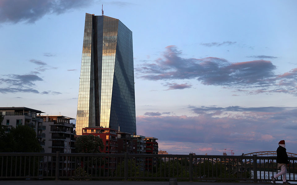 αμεση-ανάλυση-το-γερμανικό-συνταγματ-2377069